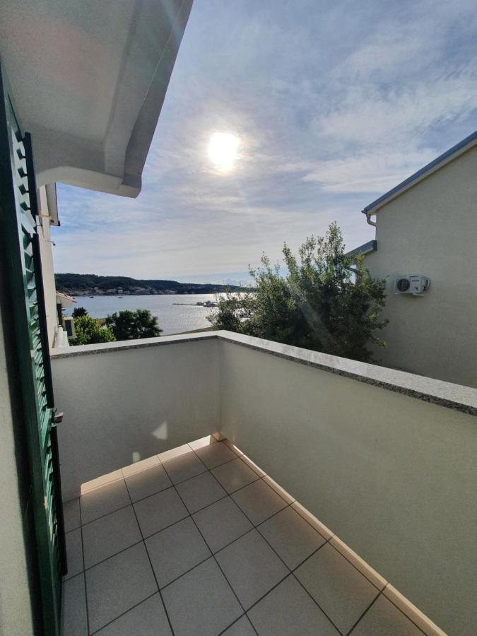 Apartmani Mira Supetarska Draga Exterior foto