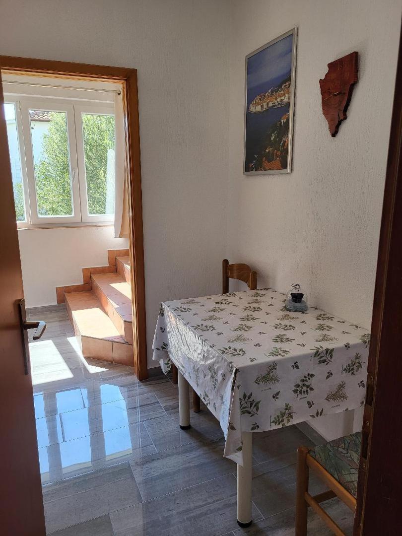 Apartmani Mira Supetarska Draga Exterior foto