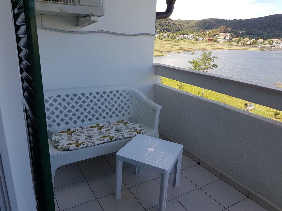 Apartmani Mira Supetarska Draga Exterior foto